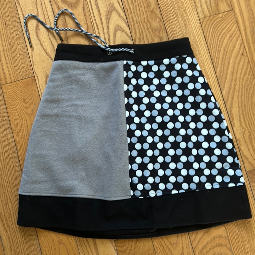 Wool short skirt